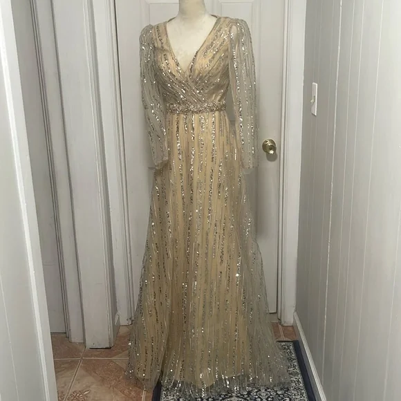 Mac Duggal Evening dress Size 4 - Picture 2 of 10